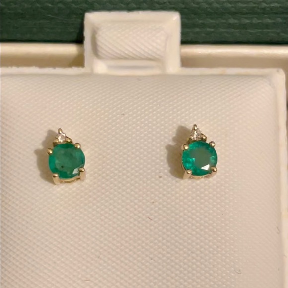 Emerald with Diamond Studs Earrings - Picture 3 of 4